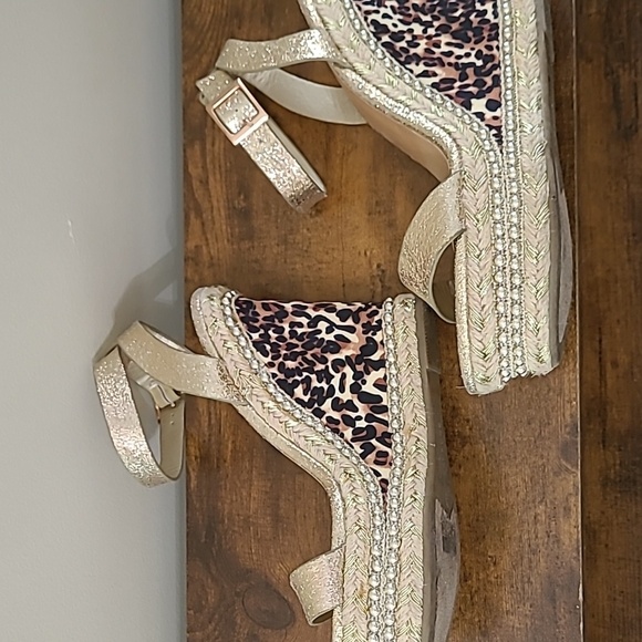 BAMBOO Gold Wedge Sandals with Animal Print Design size 9 - Picture 2 of 13